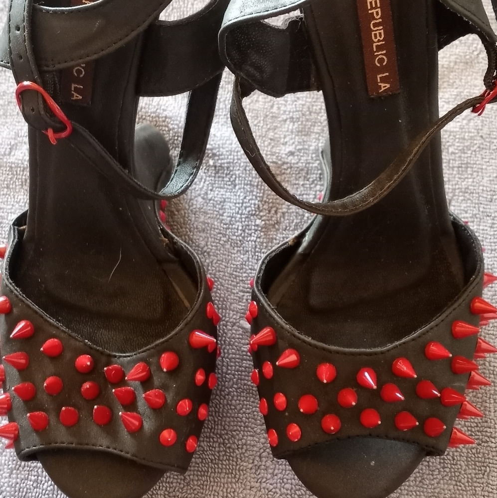 Shoe Republic platforms size 6